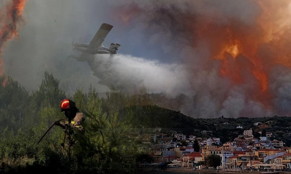 Φωτιά στην Εύβοια: Σπάνε πόρτες για να αναζητήσουν εγκλωβισμένους - Δεν πετάνε τα εναέρια - Ανεξέλεγκτα τα μέτωπα